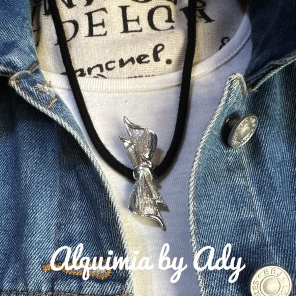 Silver vintage bow brooch and medallion black rope necklace choker - Picture 2 of 3